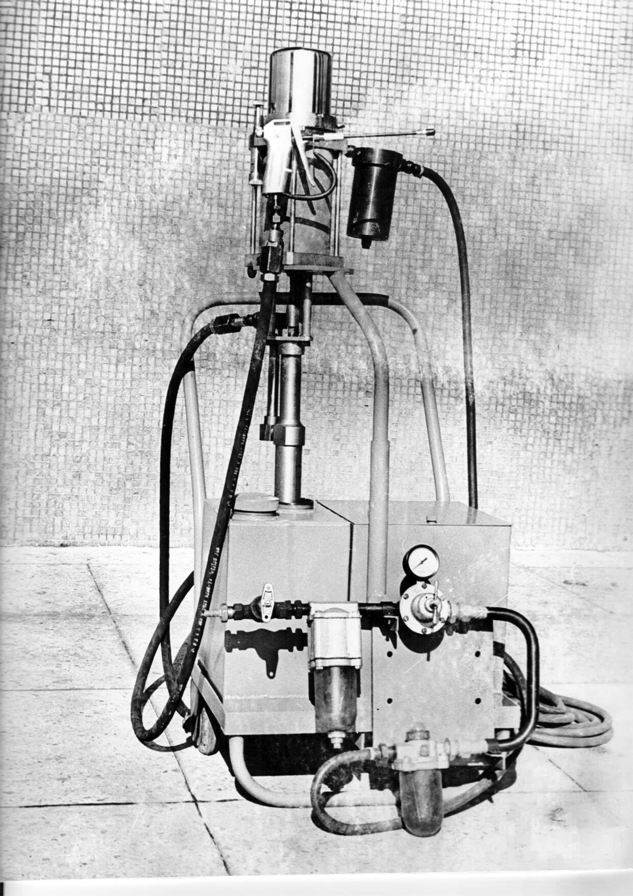 Пристрій для нанесення антикорозійного покриття, 1980 р 